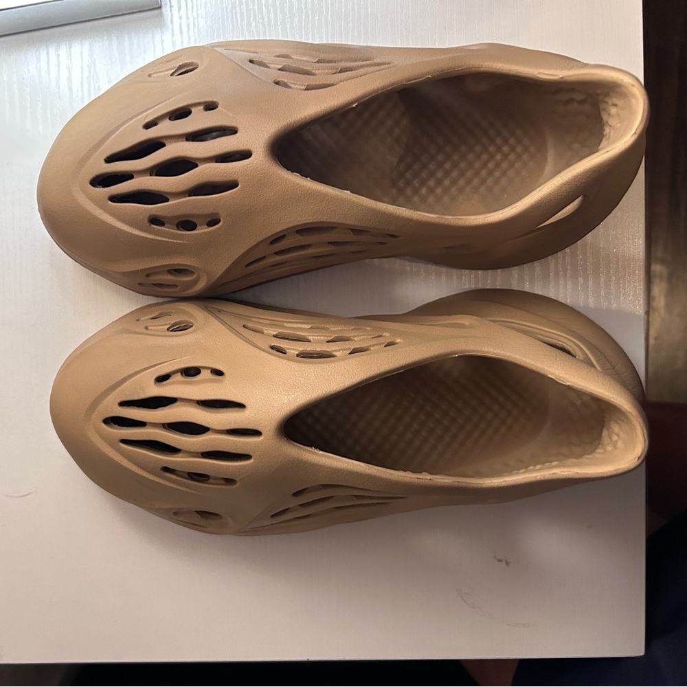 Yeezy foam runners us 5.0